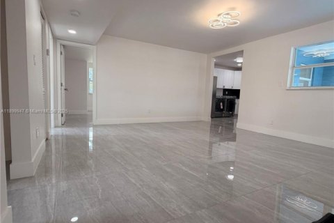 House in Fort Lauderdale, Florida 3 bedrooms, 116.03 sq.m. № 1952894 - photo 14