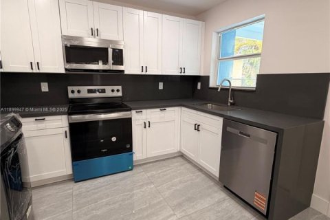 House in Fort Lauderdale, Florida 3 bedrooms, 116.03 sq.m. № 1952894 - photo 20