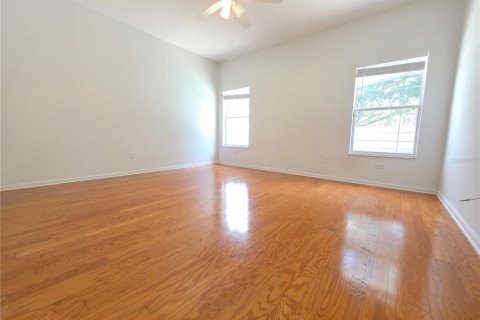 House in Orlando, Florida 4 bedrooms, 187.85 sq.m. № 1894555 - photo 8