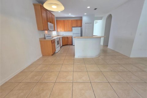 House in Orlando, Florida 4 bedrooms, 187.85 sq.m. № 1894555 - photo 3