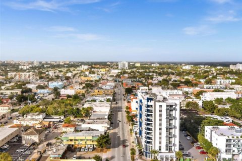 Commercial property in Miami, Florida № 2006135 - photo 30