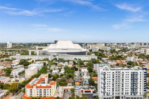 Commercial property in Miami, Florida № 2006135 - photo 27