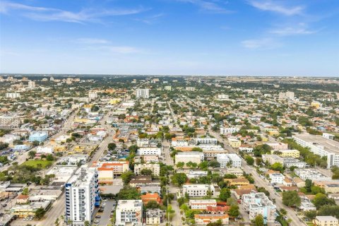 Commercial property in Miami, Florida № 2006135 - photo 23