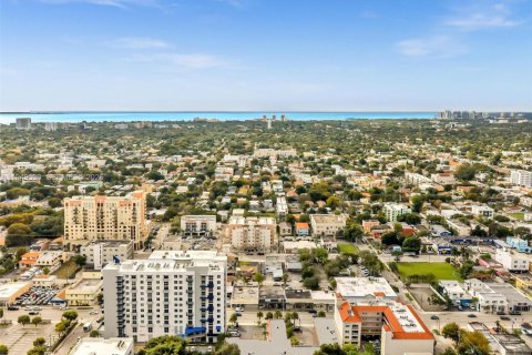 Commercial property in Miami, Florida № 2006135 - photo 24