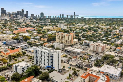 Commercial property in Miami, Florida № 2006135 - photo 25