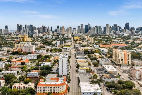 Commercial property in Miami, Florida № 2006135 - photo 26