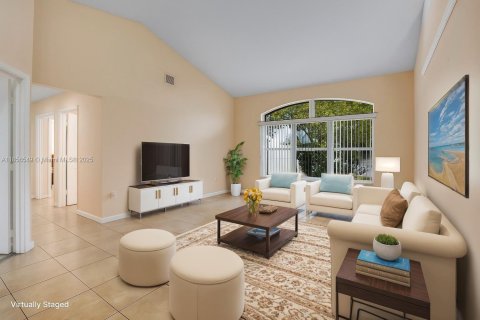 House in Pembroke Pines, Florida 3 bedrooms, 219.71 sq.m. № 1879031 - photo 6