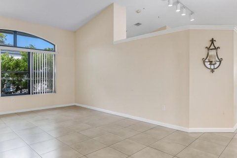 House in Pembroke Pines, Florida 3 bedrooms, 219.71 sq.m. № 1879031 - photo 7