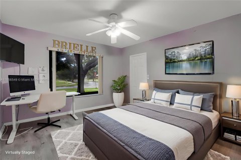 House in Pembroke Pines, Florida 3 bedrooms, 219.71 sq.m. № 1879031 - photo 19