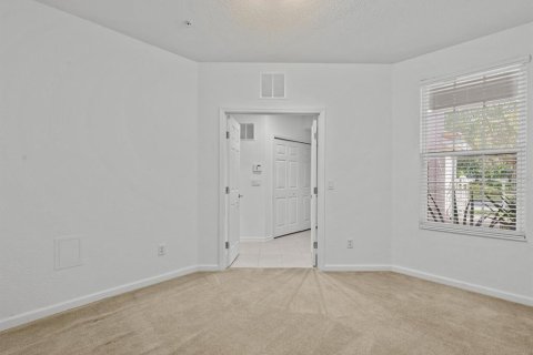 Condo in Davenport, Florida, 2 bedrooms  № 1571939 - photo 25