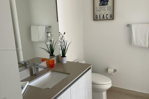 Купить кондоминиум в Холливуд, Флорида 2 спальни, 100.98м2, № 1763282 - фото 25