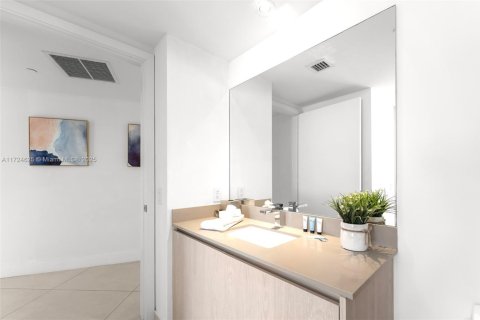 Condo in Hollywood, Florida, 2 bedrooms  № 1763282 - photo 27