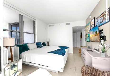 Condo in Hollywood, Florida, 2 bedrooms  № 1763282 - photo 30