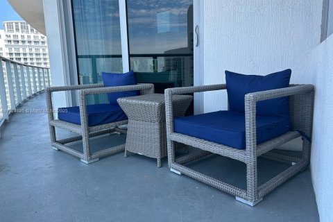 Купить кондоминиум в Холливуд, Флорида 2 спальни, 100.98м2, № 1763282 - фото 24