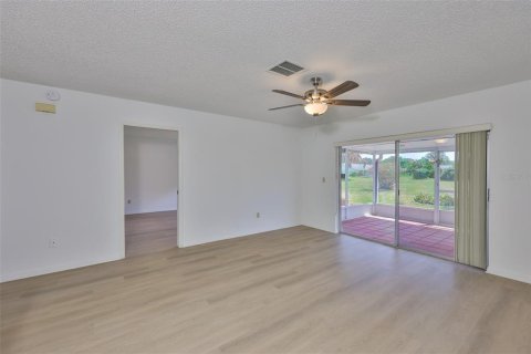 Casa en alquiler en Sun City Center, Florida, 2 dormitorios, 140.84 m2 № 1919164 - foto 12