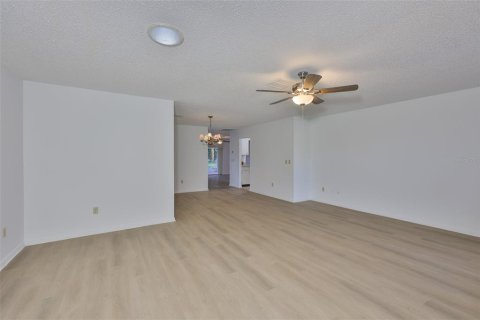 Casa en alquiler en Sun City Center, Florida, 2 dormitorios, 140.84 m2 № 1919164 - foto 5