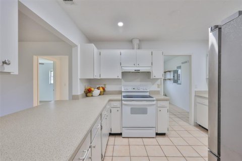 Casa en alquiler en Sun City Center, Florida, 2 dormitorios, 140.84 m2 № 1919164 - foto 17