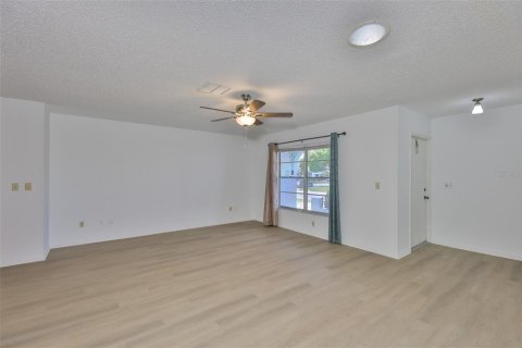 Casa en alquiler en Sun City Center, Florida, 2 dormitorios, 140.84 m2 № 1919164 - foto 3
