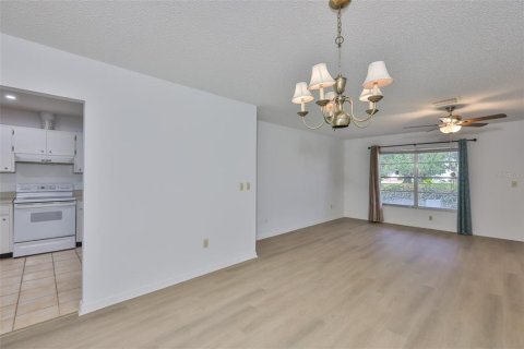 Casa en alquiler en Sun City Center, Florida, 2 dormitorios, 140.84 m2 № 1919164 - foto 9