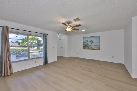 Casa en alquiler en Sun City Center, Florida, 2 dormitorios, 140.84 m2 № 1919164 - foto 6