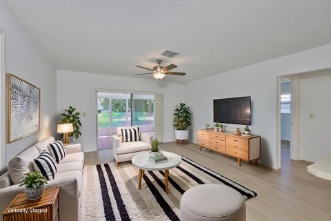 Casa en alquiler en Sun City Center, Florida, 2 dormitorios, 140.84 m2 № 1919164 - foto 11