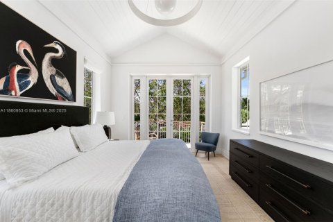 House in Key Biscayne, Florida 5 bedrooms, 327.48 sq.m. № 1889020 - photo 23