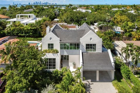 House in Key Biscayne, Florida 5 bedrooms, 327.48 sq.m. № 1889020 - photo 1