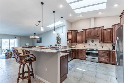 Casa en alquiler en Punta Gorda, Florida, 3 dormitorios, 186.18 m2 № 1366419 - foto 8