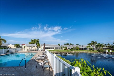 Casa en alquiler en Punta Gorda, Florida, 3 dormitorios, 186.18 m2 № 1366419 - foto 5