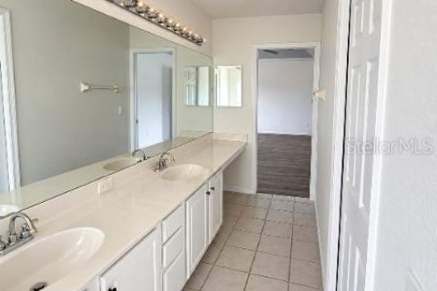 Casa en alquiler en Kissimmee, Florida, 4 dormitorios, 229.65 m2 № 2429578 - foto 15