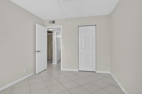 Copropriété à louer à Boca Raton, Floride: 2 chambres, 85.1 m2 № 2245900 - photo 19
