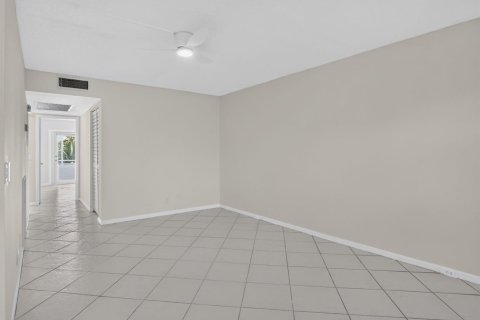 Copropriété à louer à Boca Raton, Floride: 2 chambres, 85.1 m2 № 2245900 - photo 9