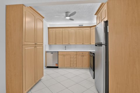Copropriété à louer à Boca Raton, Floride: 2 chambres, 85.1 m2 № 2245900 - photo 3