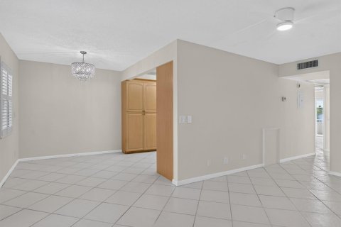 Copropriété à louer à Boca Raton, Floride: 2 chambres, 85.1 m2 № 2245900 - photo 7