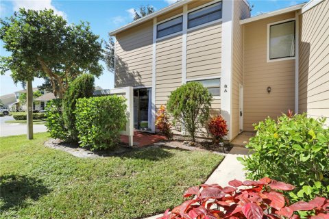 Townhouse in Jupiter, Florida 2 bedrooms, 119.29 sq.m. № 2041472