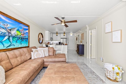 Copropriété à louer à St. Lucie, Floride: 1 chambre, 64.01 m2 № 2077370 - photo 13