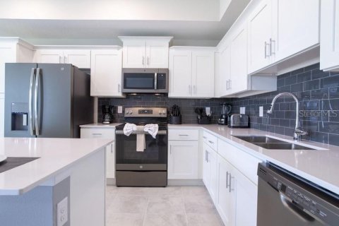 Condo in Kissimmee, Florida, 2 bedrooms in STOREY LAKE  № 1069252 - photo 30