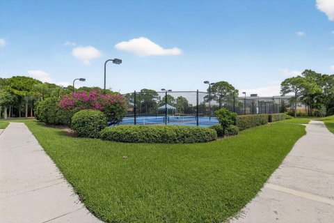 House in Stuart, Florida 3 bedrooms, 148.46 sq.m. № 2393192 - photo 27