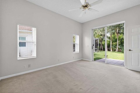 House in Stuart, Florida 3 bedrooms, 148.46 sq.m. № 2393192 - photo 9