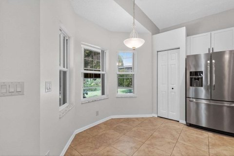House in Stuart, Florida 3 bedrooms, 148.46 sq.m. № 2393192 - photo 8