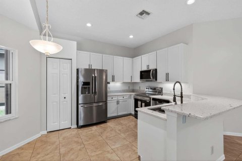 House in Stuart, Florida 3 bedrooms, 148.46 sq.m. № 2393192 - photo 6