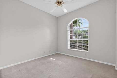 House in Stuart, Florida 3 bedrooms, 148.46 sq.m. № 2393192 - photo 16