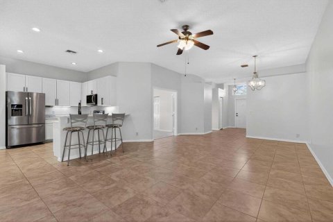 House in Stuart, Florida 3 bedrooms, 148.46 sq.m. № 2393192 - photo 5