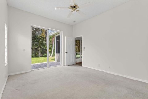 House in Stuart, Florida 3 bedrooms, 148.46 sq.m. № 2393192 - photo 11
