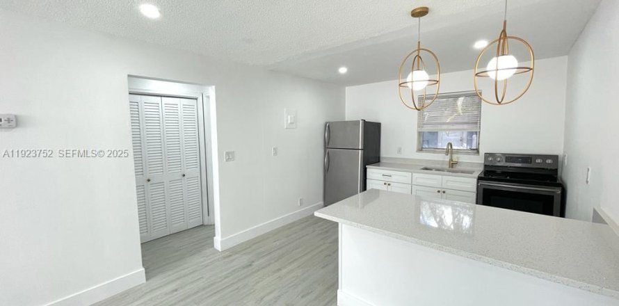 Estudio en Hollywood, Florida № 1982121