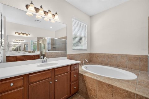 House in Bradenton, Florida 3 bedrooms, 190.64 sq.m. № 2349633 - photo 30