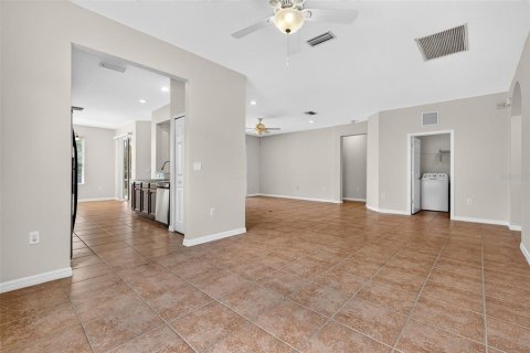 House in Bradenton, Florida 3 bedrooms, 190.64 sq.m. № 2349633 - photo 23