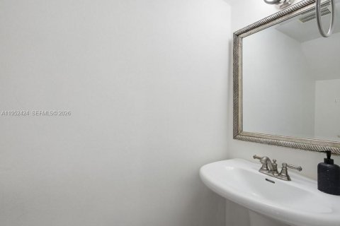 Купить таунхаус в Майами, Флорида 2 спальни, 84.91м2, № 2007822 - фото 8