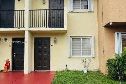 Купить таунхаус в Майами, Флорида 2 спальни, 84.91м2, № 2007822 - фото 2