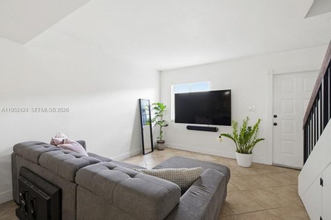 Купить таунхаус в Майами, Флорида 2 спальни, 84.91м2, № 2007822 - фото 5